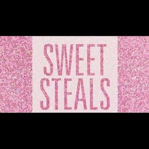 3 Items..Large Skirt, long necklace and choker set